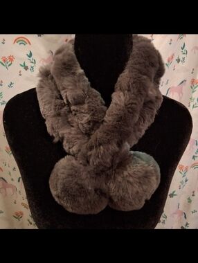 EUC Belle Fare Ottawa Grey & Aqua Rex Rabbit Elegant Luxury Pull-Thru Scarf Wrap